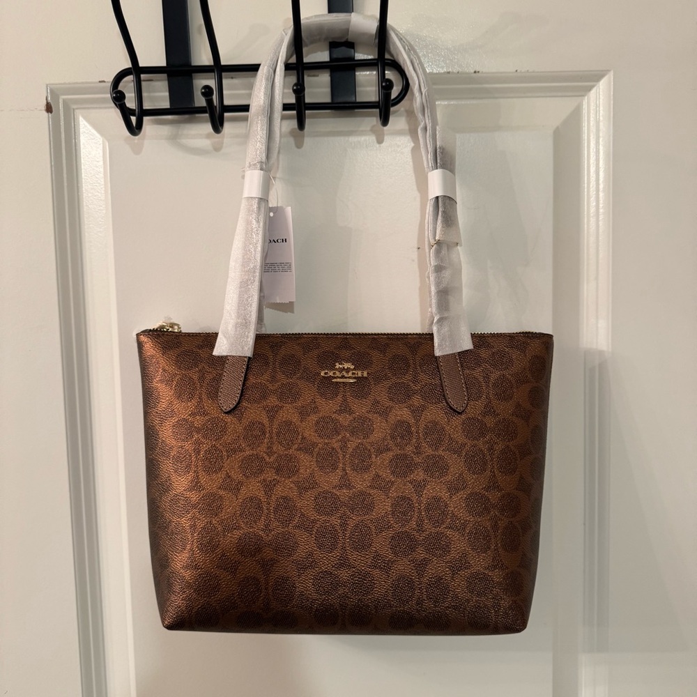 COACH Fiona Zip Tote Shoulder Bag Signature Canvas Brown Copper CW396 NWT